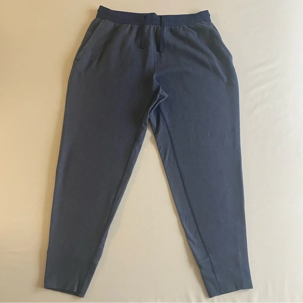 Nike Yoga Training Pants Men L Gym Active Essentials Performance Fleece